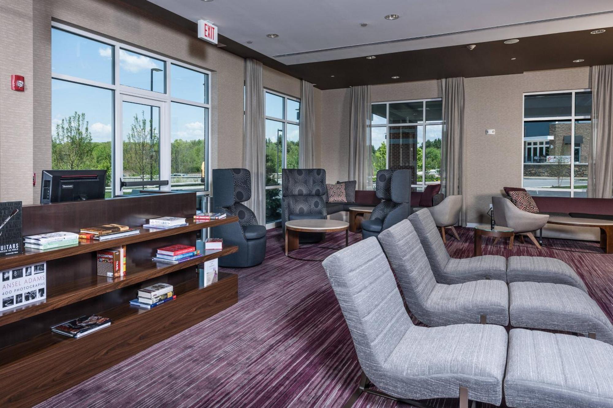Courtyard By Marriott Boston Littleton Hotel Eksteriør billede