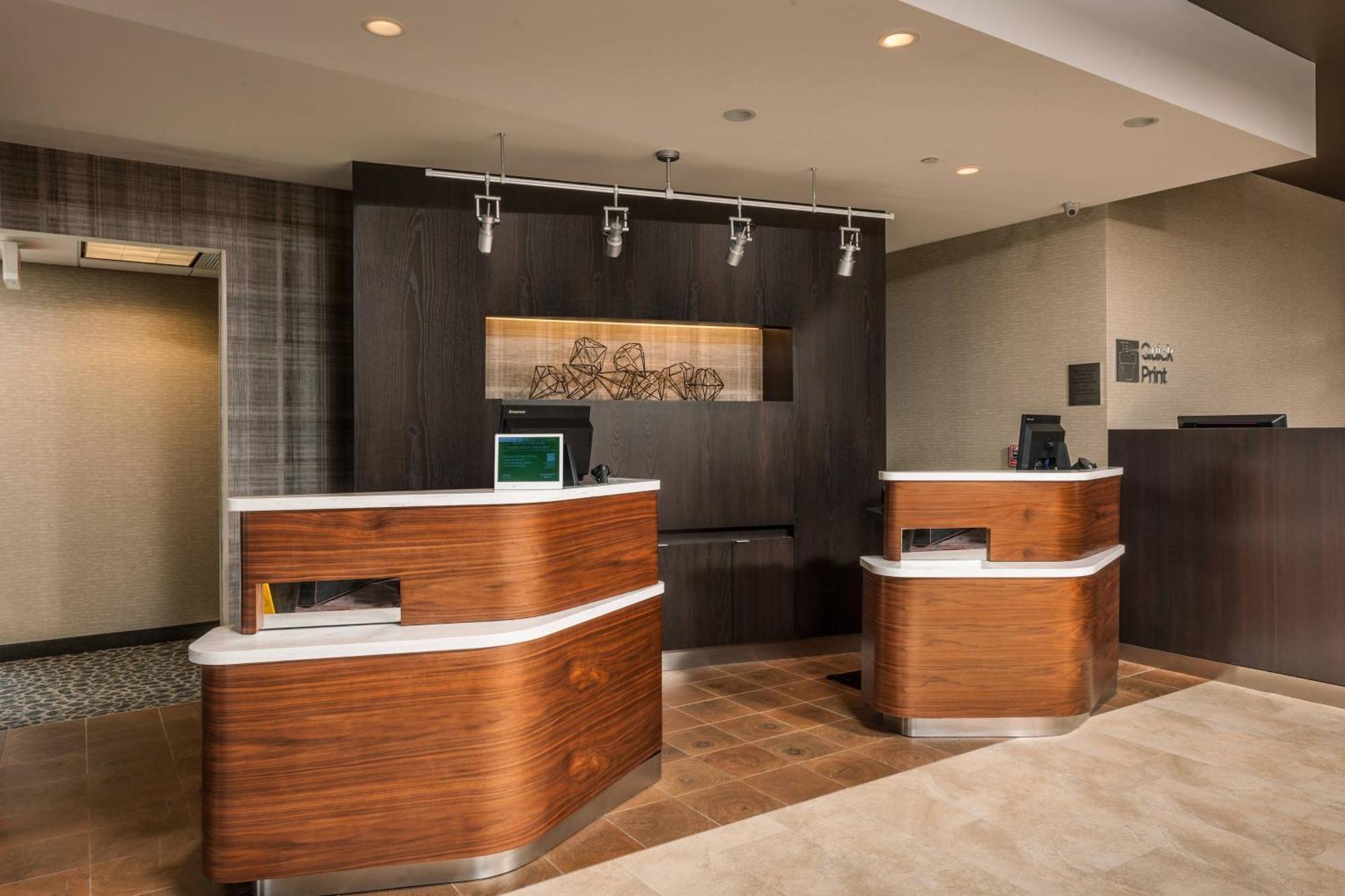Courtyard By Marriott Boston Littleton Hotel Eksteriør billede