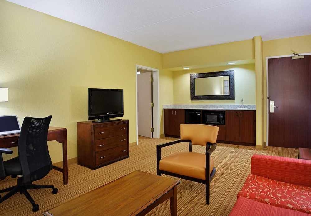 Courtyard By Marriott Boston Littleton Hotel Eksteriør billede