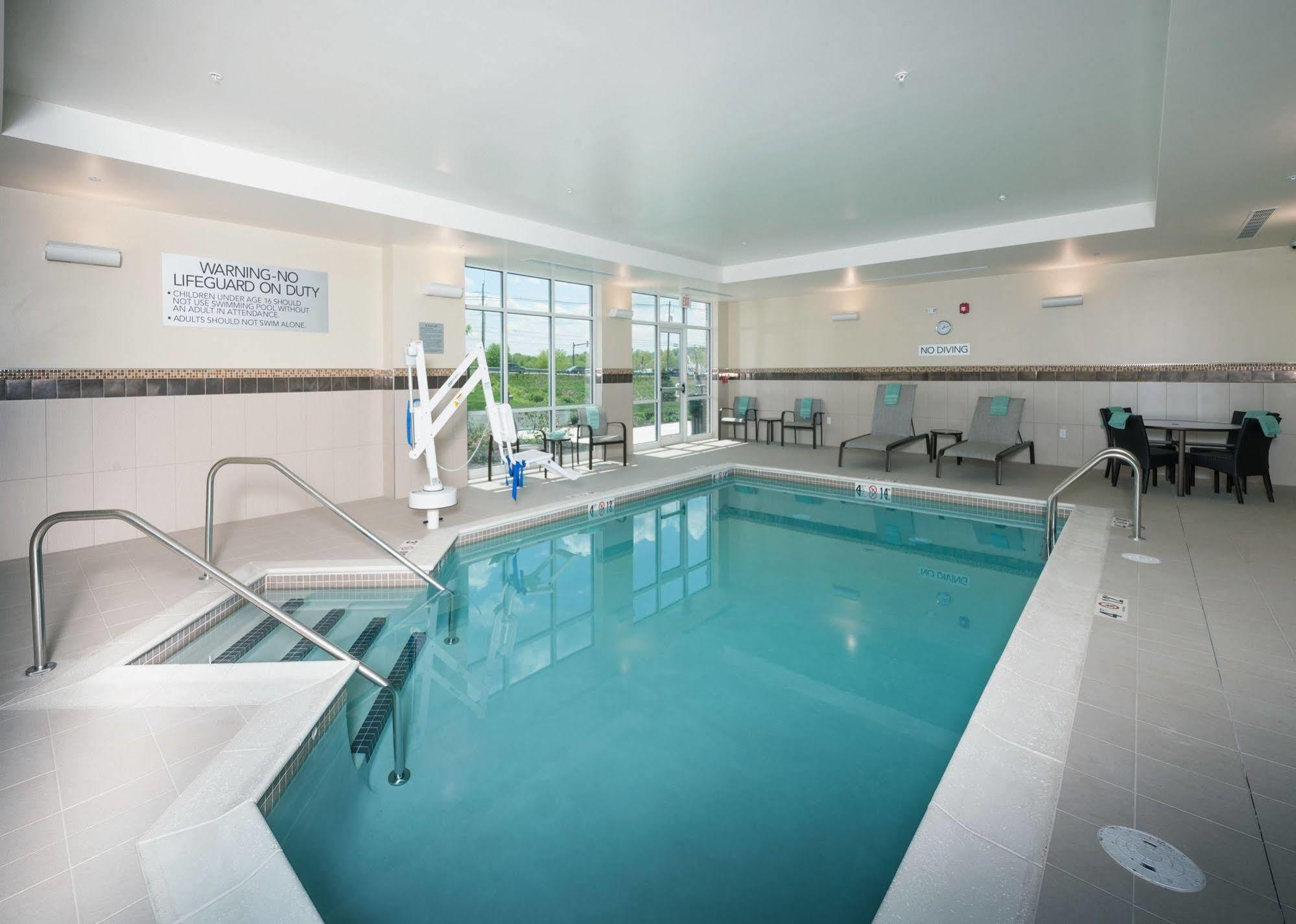 Courtyard By Marriott Boston Littleton Hotel Eksteriør billede