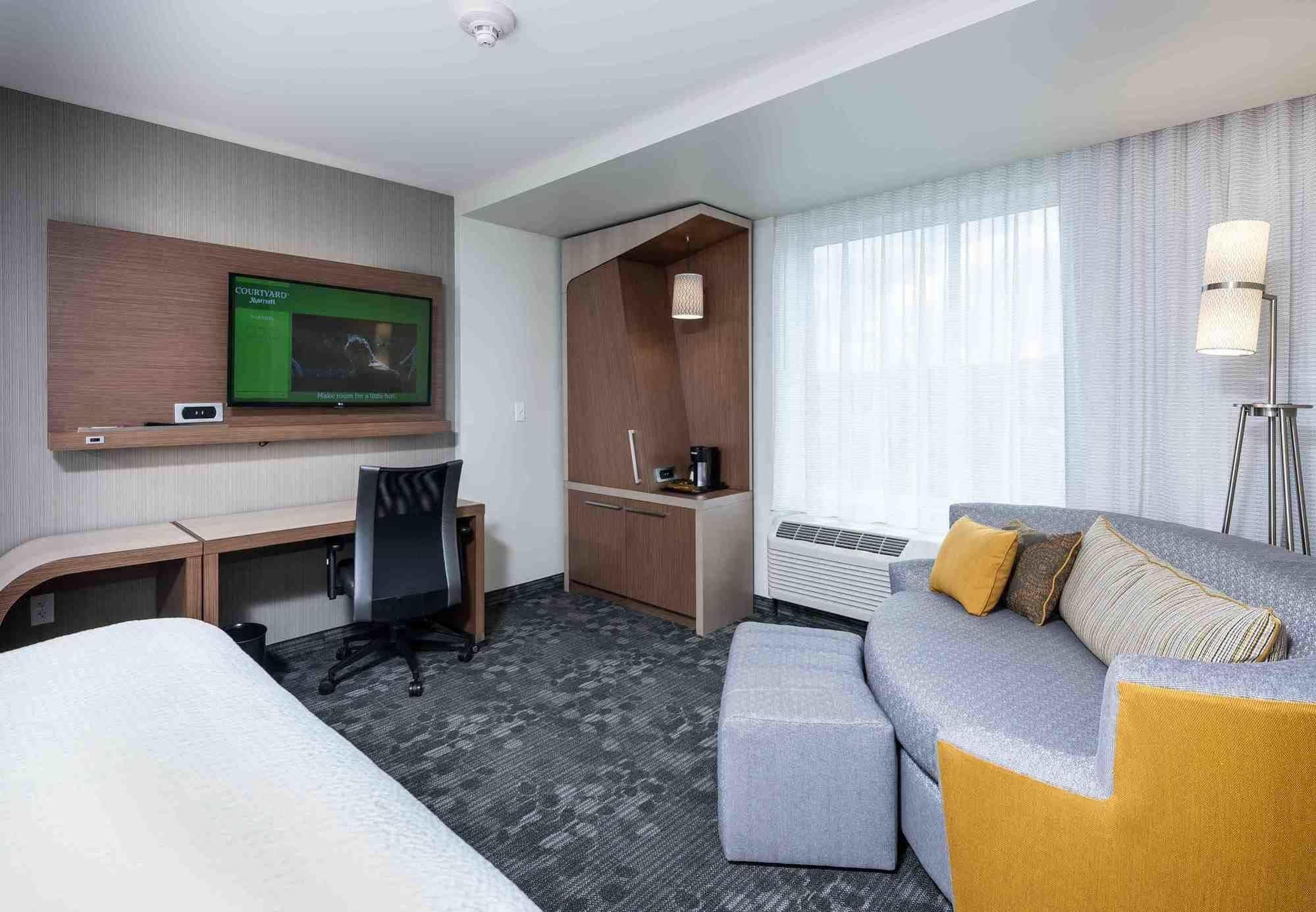 Courtyard By Marriott Boston Littleton Hotel Eksteriør billede